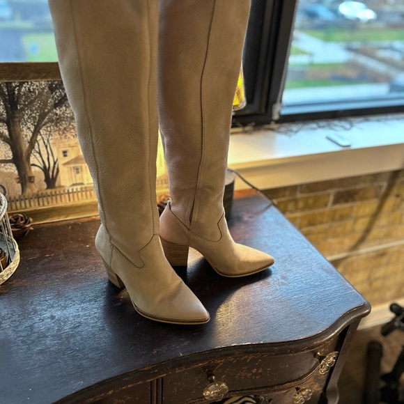 Lucky Brand Real Leather Boots - Picture 7 of 8